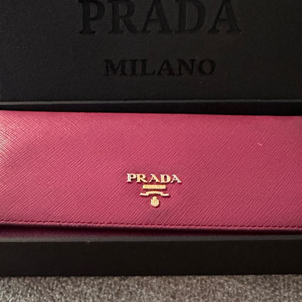 Prada with paperwork Prada Saffiano Metal Women's Dalia Wallet EUC - Picture 3 of 15